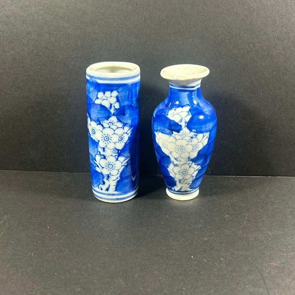 Chinoiserie Bud Vases Blue White Floral Porcelain Set of 2 Small size